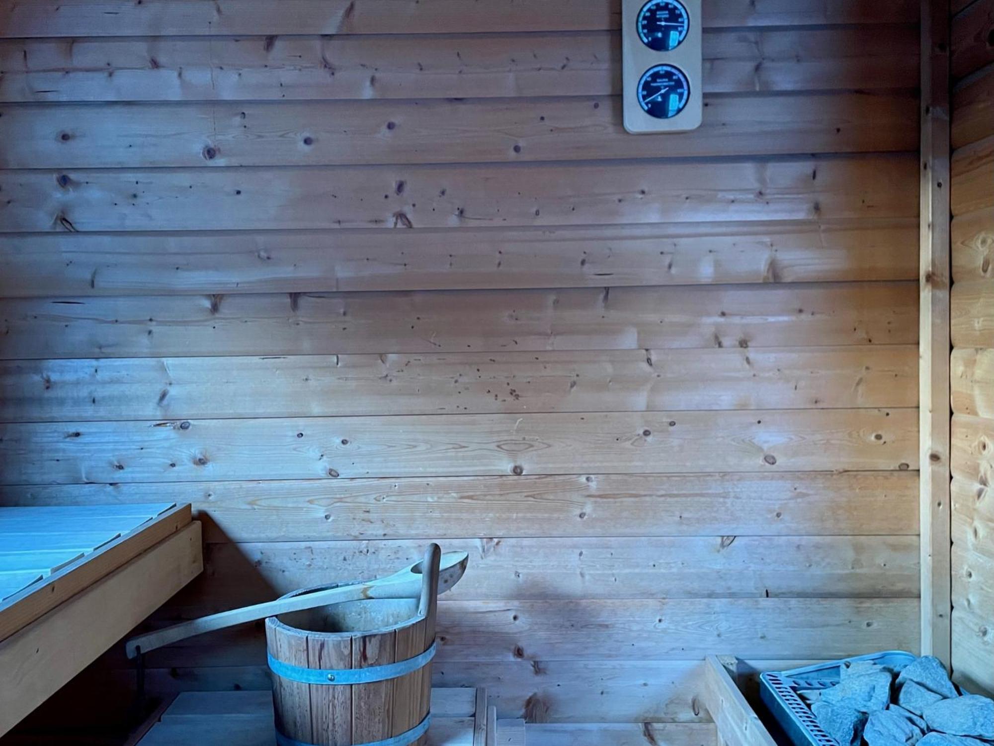 Modernes Holzhaus Im Skandinavischen Stil Mit Sauna, Garten Und 2 Katzen 노르더슈테트 외부 사진
