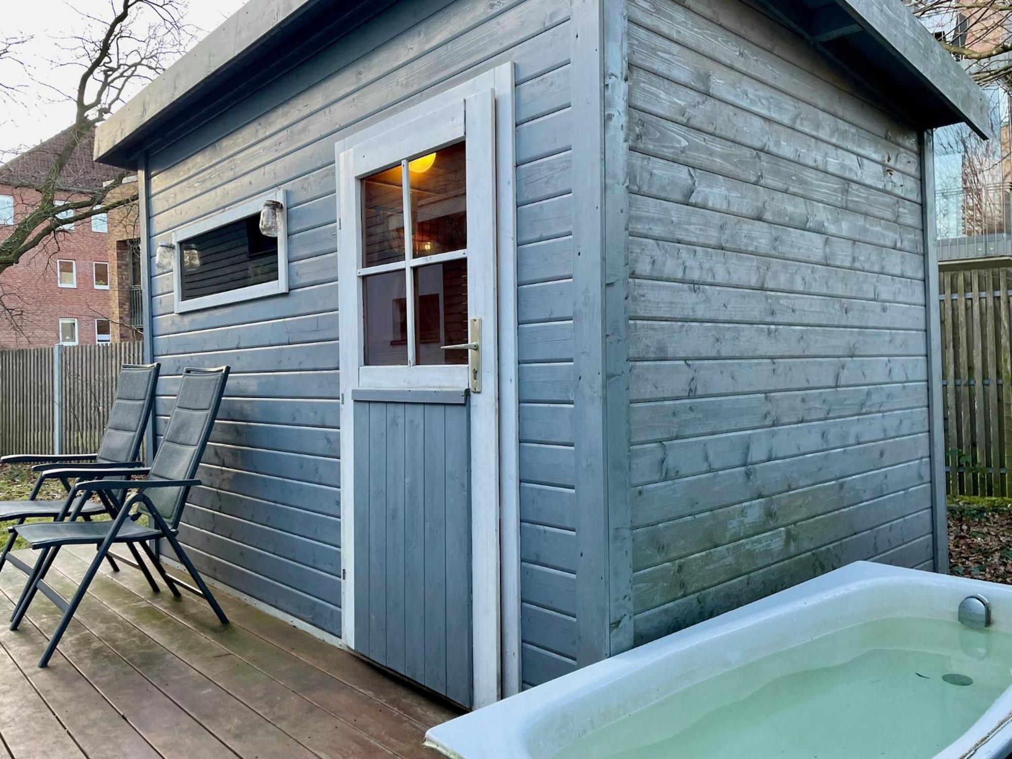 Modernes Holzhaus Im Skandinavischen Stil Mit Sauna, Garten Und 2 Katzen 노르더슈테트 외부 사진